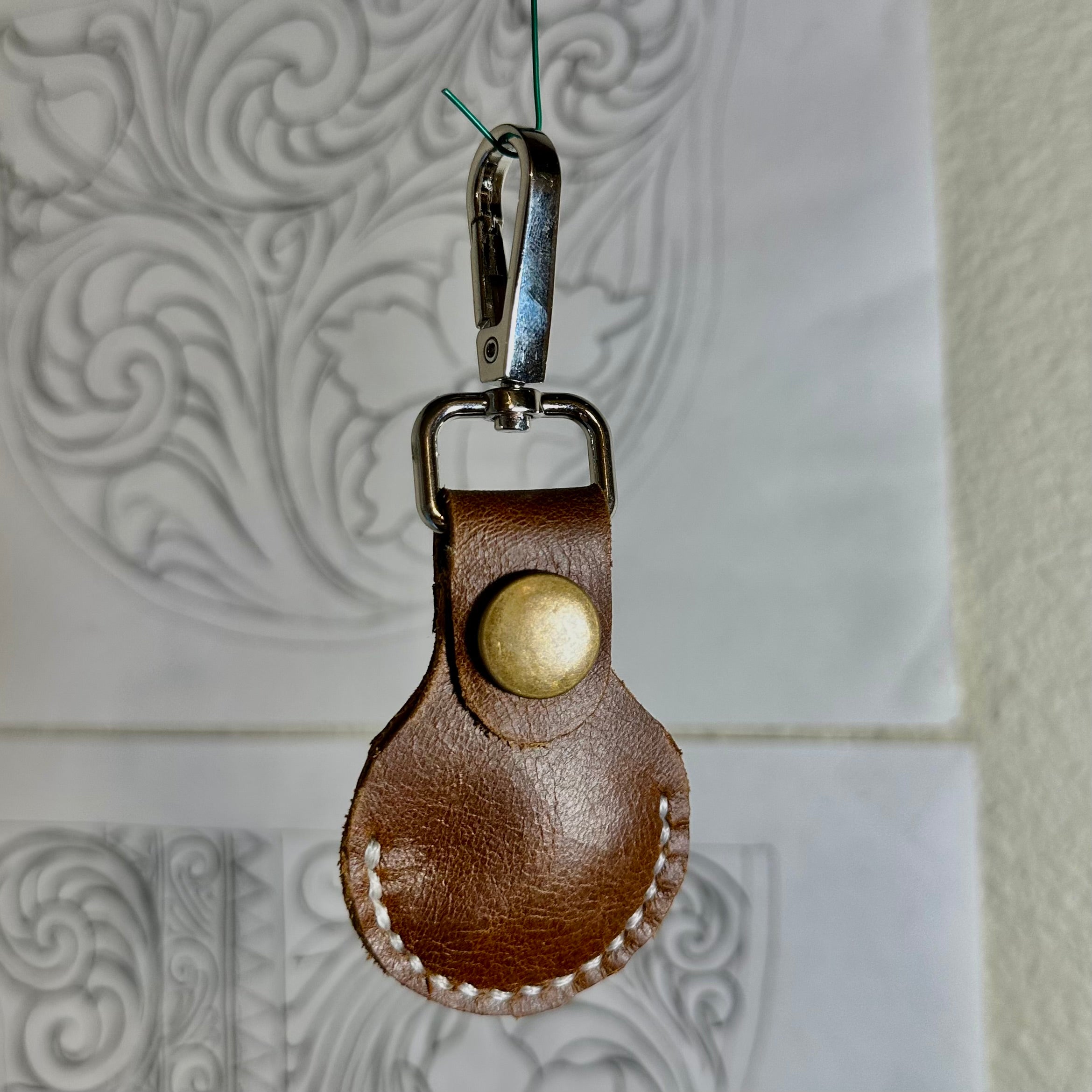 Light Brown Leather Air Tag Holder