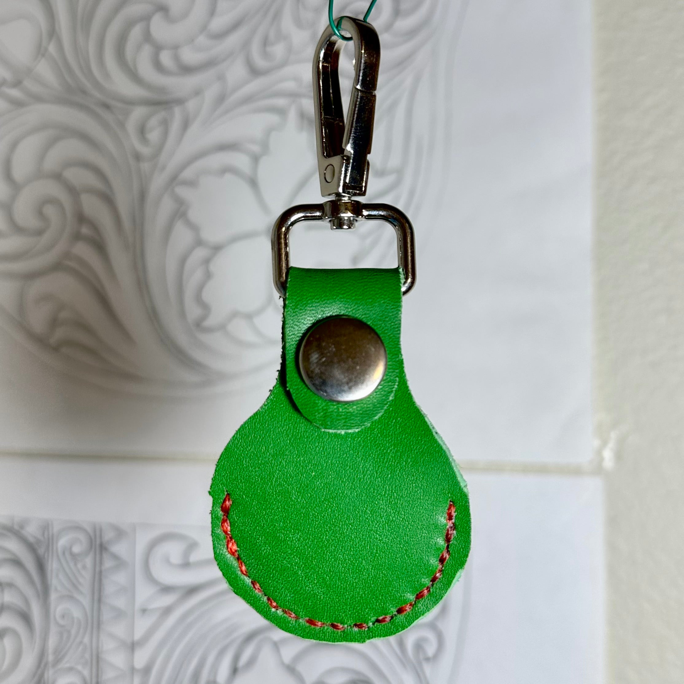 Green Christmas Leather Air Tag Holder